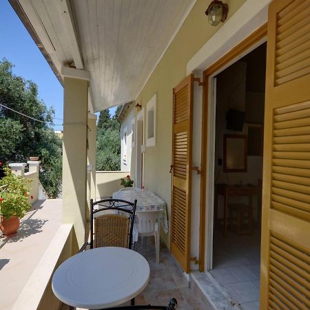 Mikeys Apartments Палеокастрица Экстерьер фото